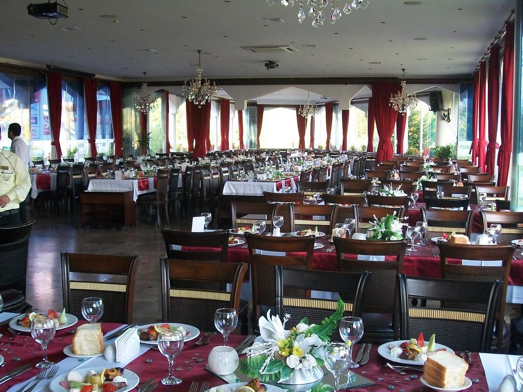 Pasha Palas Hotel Izmit Exterior photo
